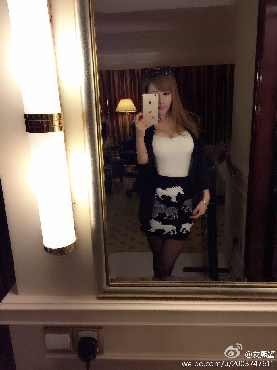 G罩美胸 火爆的辣子 友熙酱 微博自拍破解私密图片 3